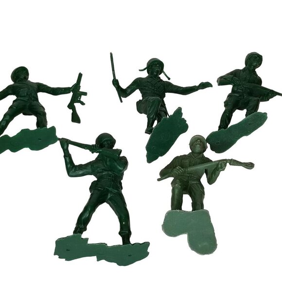 1964 Louis Marx Toy Green Army Soldiers Large 5"-6" with Guns Lot Of 6 - Picture 2 of 10